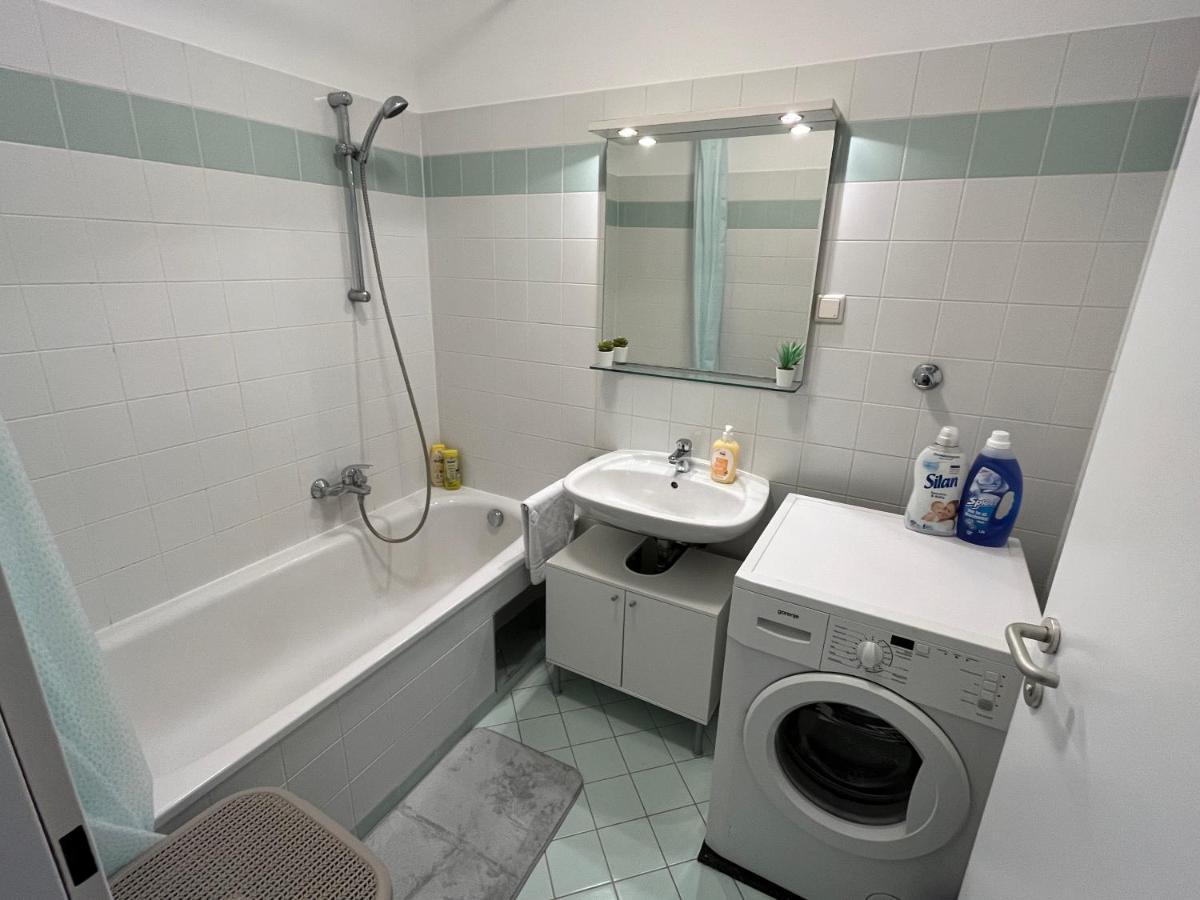 Cool Schoenbrunn Apt 2Br Vienna Exterior photo