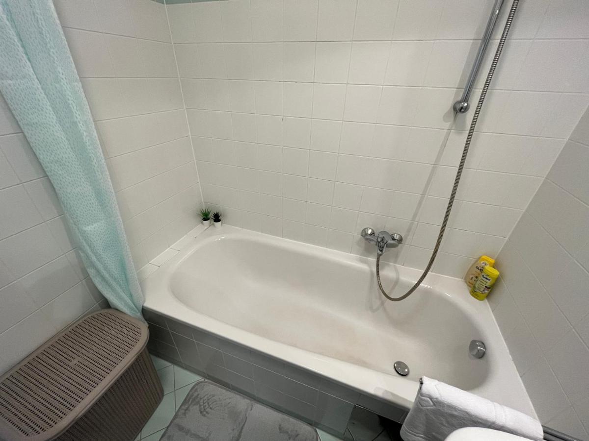 Cool Schoenbrunn Apt 2Br Vienna Exterior photo