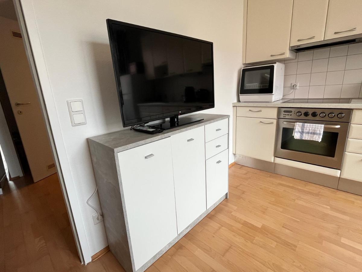 Cool Schoenbrunn Apt 2Br Vienna Exterior photo